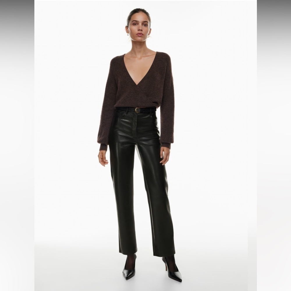 Aritzia Wilfred The Melina Vegan Black
Faux Leather Pant in Black Sz 2